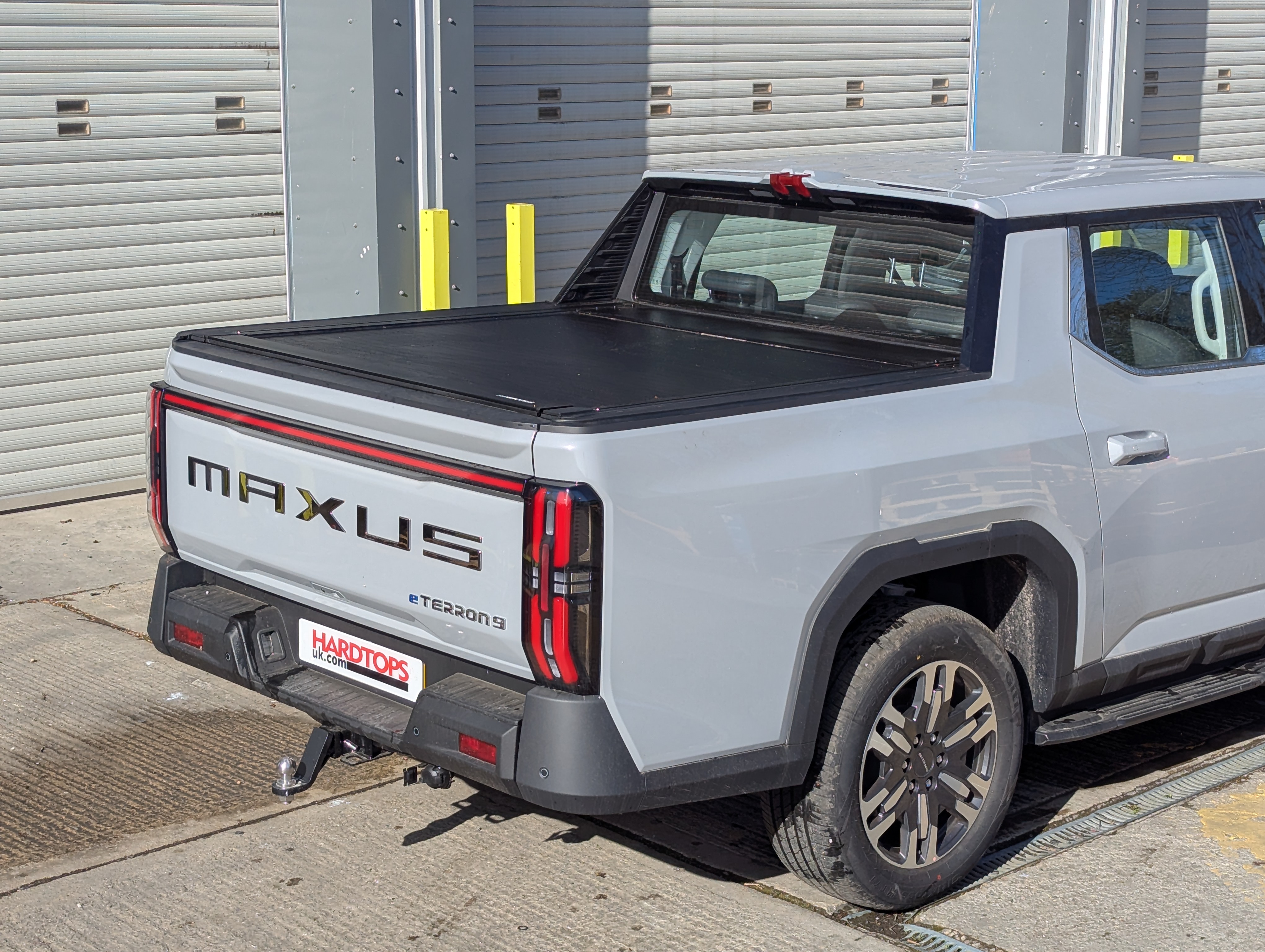Maxus E-Terron 9 (2025-ON) Titan Slide Roller Top Double Cab