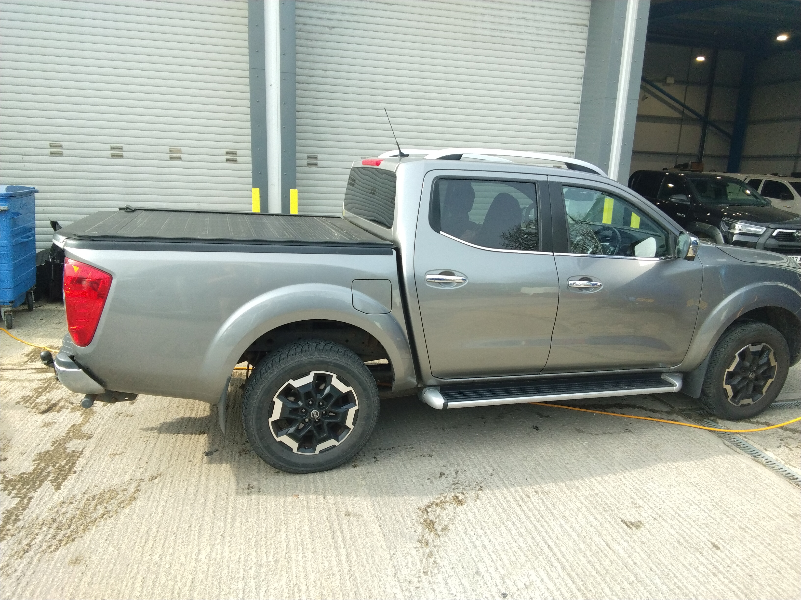 Used Retrax roller shutter for Nissan NP300 Double Cab