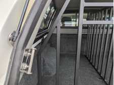 Lockable Dog Cage for Pickup Trucks