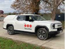 Maxus E-Terron 9 (25-ON) SJS Solid Sided Hardtop Double Cab   With Central Locking