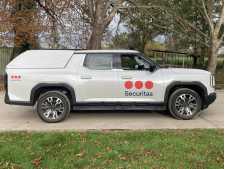 Maxus E-Terron 9 (25-ON) SJS Solid Sided Hardtop Double Cab   With Central Locking