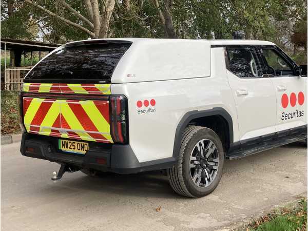 Maxus E-Terron 9 (25-ON) SJS Solid Sided Hardtop Double Cab   With Central Locking
