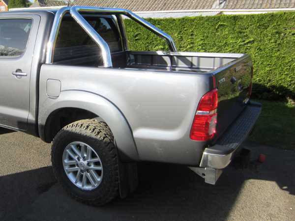 Toyota Hilux MK6  (2005-2008) Single Hoop Roll Bar 76mm Stainless Steel