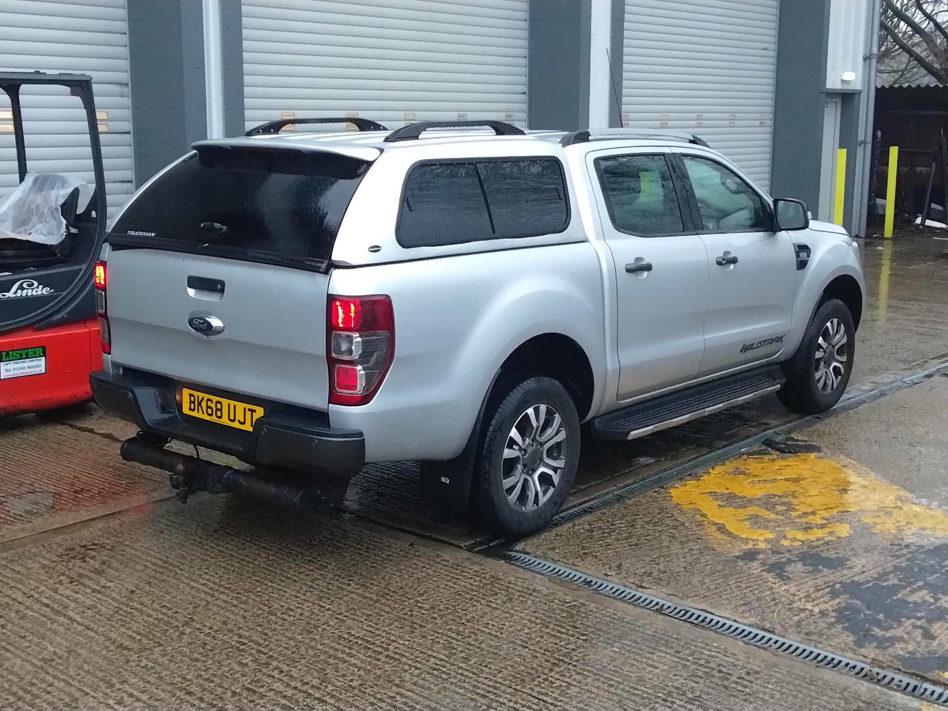 Used  Truckman Canopy in Silver for  Ford Ranger  MK5-MK7 (12-23) Double Cab