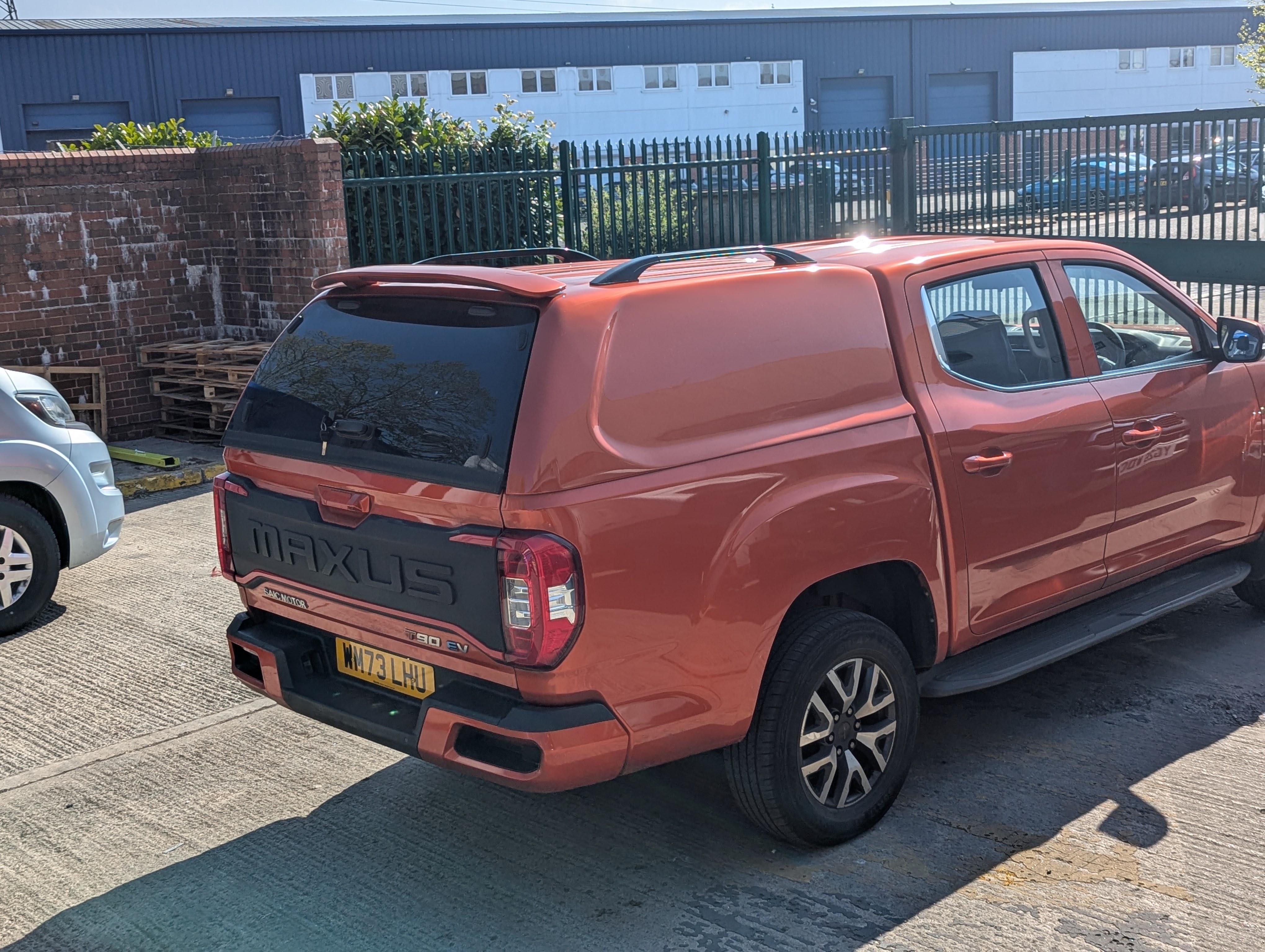 Used SJS Solid Sided for  Maxus ETerron 9  T90 / T60 Double Cab Orange, 2 keys